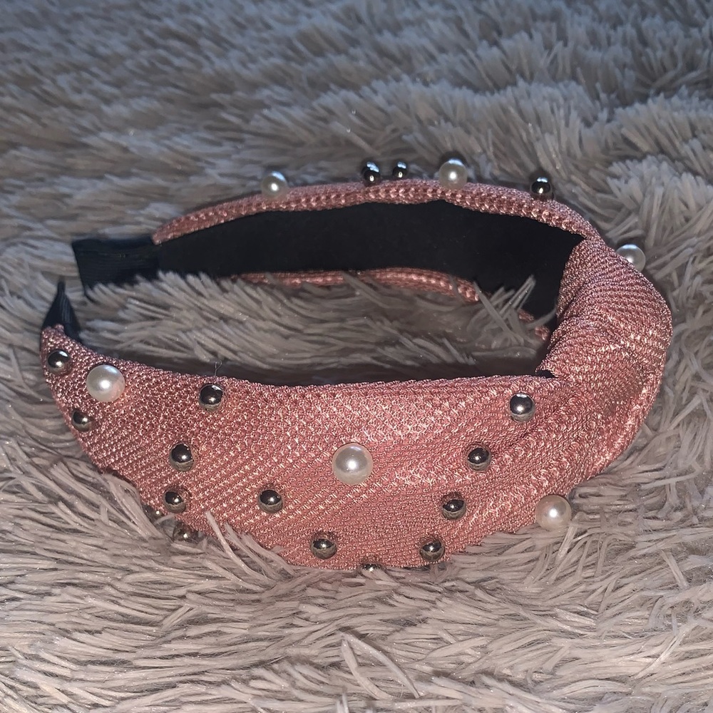 New blush pink pearls headband - Picture 4 of 5